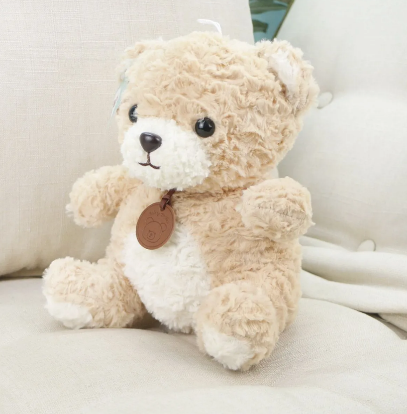 Медведь Илья с кулоном, 30 см (Бежевый)