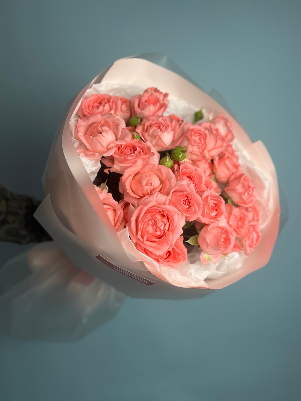 Букет и кустовой розы Фемке (M)