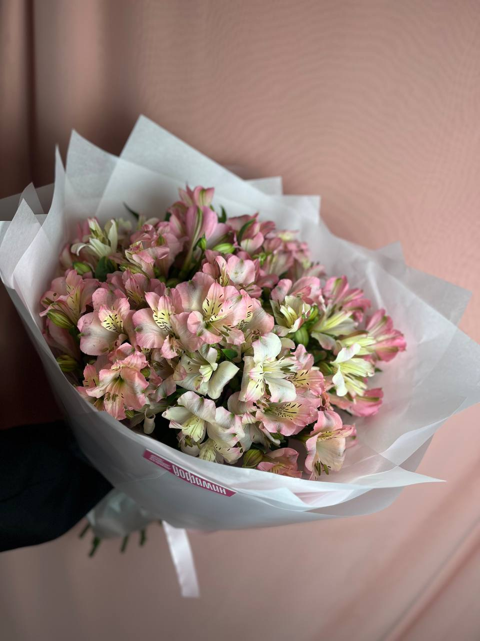 Моно из розовых альстромерий (11 шт)